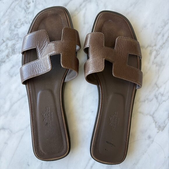 Loved Pair of Oran H Sandals Brown - Picture 1 of 6